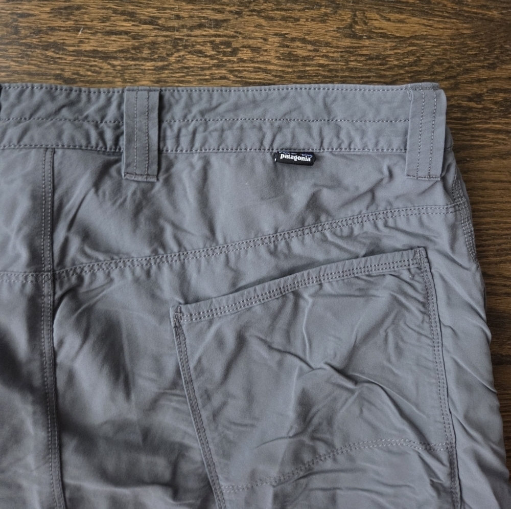 Patagonia Men's Charcoal Cargo Shorts Sz.S(d10) - Picture 4 of 5